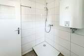 1.OG re. - Badezimmer-Dusche - 