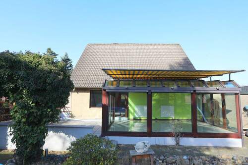 Wintergarten und Terrasse - Beeindruckend vielfältig - EFH in Gifhorn-Süd - Wintergarten - Garage - Pool - EBK - Sauna etc.