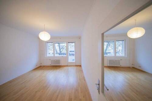 2 Räume zum Platz - Nebeneinander am Ludwigkirchplatz: 2 Whg m Aufzug Balkon u Stellplatz