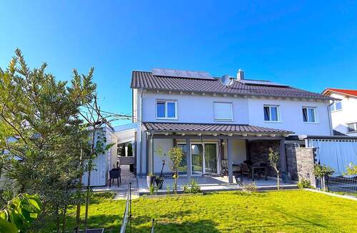 Außenansicht - 4 Zimmer Mehrfamilienhaus, Wohnhaus zum Kaufen in Manching