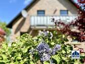 Giebel mit Balkon - Gelegenheit: Schmuckes Eigenheim mit Ferienwohnung - ca. 500 Meter vom Ostseestrand