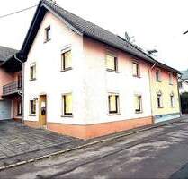 Charmantes Einfamilienhaus mit Garage, Scheune und zusätzlichem Gartengrundstück in Großlittgen