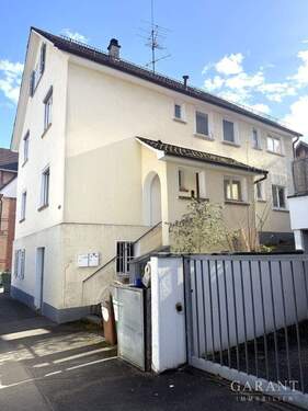 Vorderansicht - 7 Zimmer Mehrfamilienhaus, Wohnhaus in Stuttgart