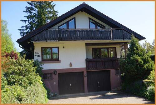 Ansicht/Garageneinfahrt - 8 Zimmer Einfamilienhaus in Zell am Harmersbach