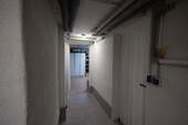Flur zum Keller - 
