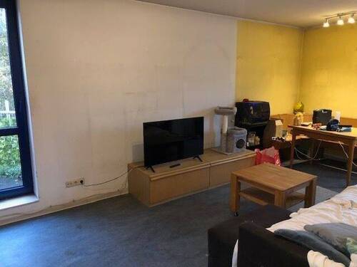 Wohnzimmer - 3 Zimmer Etagenwohnung zum Kaufen in Schiffweiler