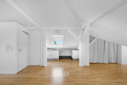 PRAKTISCHE KÜCHE - Etagenwohnung mit 76,00 m&sup2; in Bad Homburg vor der Höhe zur Miete