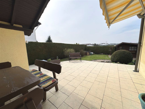 Terrasse bei Garage - 
