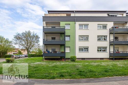 Außenansicht - 4-Zimmer-Wohnung mit großem Balkon - ideal zur individuellen Gestaltung