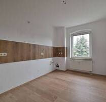 Großzügige 4-Raum-Wohnung mit Tageslichtbad & Außenstellplatz in ruhiger Lage von Flöha