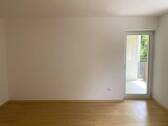 Ansicht II: Wohn- und Esszimmer - 2 Zimmer Etagenwohnung zur Miete in Passau