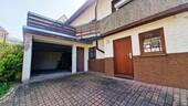 Garage und Kellereingang - 