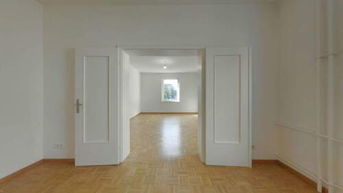 Zimmer mit Flügeltür - 4 Zimmer Etagenwohnung zum Kaufen in Karlsruhe
