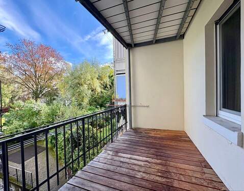 Loggia mit Blick ins Grüne - 