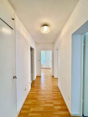 Flur / Eingangsbereich - 