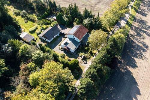 Hausansicht - 6 Zimmer Mehrfamilienhaus, Wohnhaus in Breege