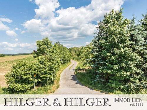 Ca. 100 m, private Zufahrt - 