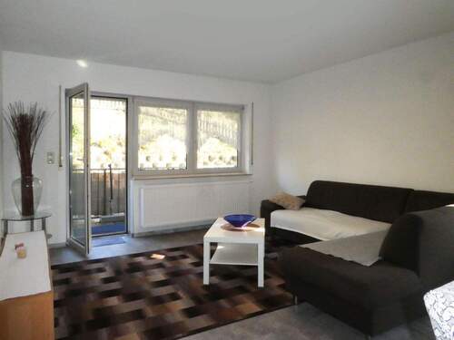 Wohnbereich mit Balkon - 