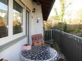 Balkon mit Blick zum Garten - 
