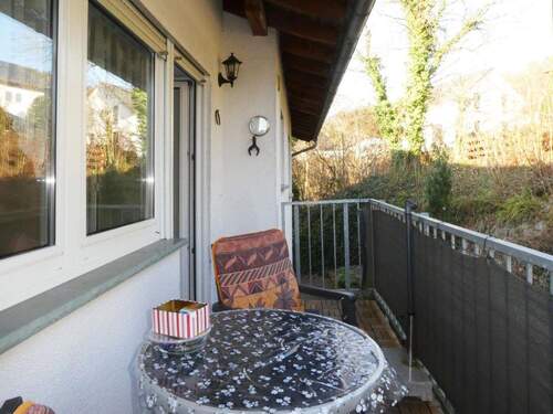 Balkon mit Blick zum Garten - 