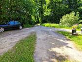 Zufahrt und Parkplätze - 