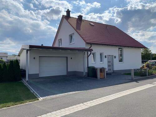 Hausansicht Front - Einfamilienhaus mit 148,00 m² in Burgthann zum Kaufen