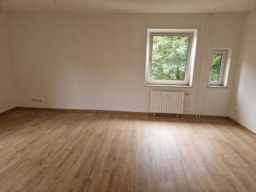 Schlafzimmer - 2 Zimmer Etagenwohnung zur Miete in Duisburg