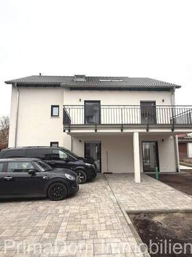 Dreifamilienhaus - Bezugsfertige Neubau-Eigentumswohnung mit 2 Balkonen in Nürnberg-Gartenstadt - Natur & Infrastruktur