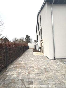 Zugang zum Gebäude - 4 Zimmer Etagenwohnung zum Kaufen in Nürnberg