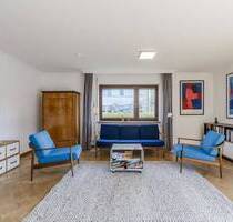 Wohnen mit Gartenidylle - Doppelhaushälfte mit zwei Garagen - Stuttgart / Rohr