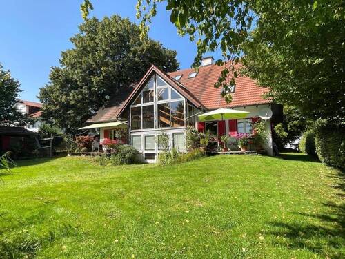 Hausansicht von Südosten - 6 Zimmer Einfamilienhaus zum Kaufen in Taufkirchen