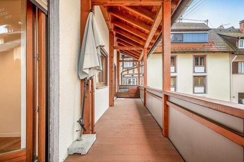 großer Balkon (Ausrichtung Südwest) - Etagenwohnung mit 119,40 m&sup2; in Sulzburg zum Kaufen