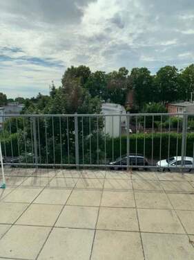 Bild 2 - 5 Zimmer Reihenmittelhaus zur Miete in Frankfurt am Main