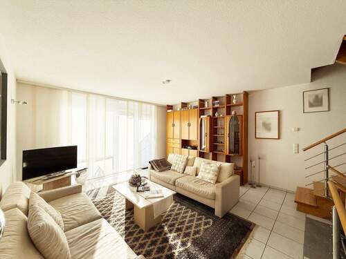 Wohnzimmer - 6 Zimmer Doppelhaushälfte zum Kaufen in Roxheim