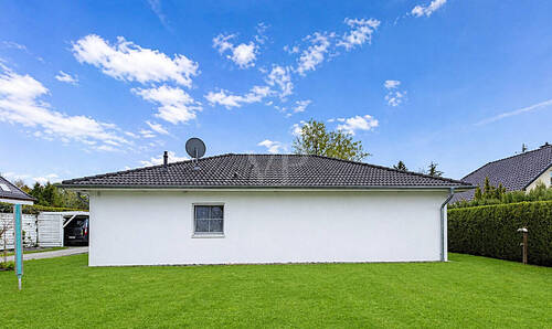 Haus Rückseite - 4 Zimmer Bungalow in Biesenthal