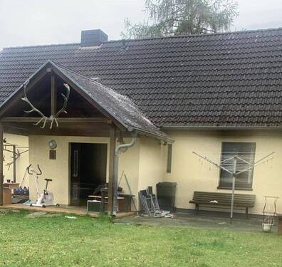 Vorderansicht - Einfamilienhaus in attraktiver Lage zu vermieten!
