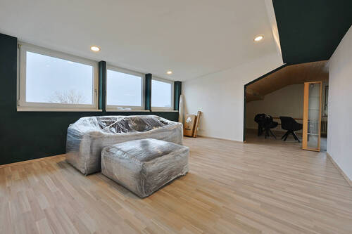 Wohnzimmer - Top Wohnung im Dachgeschoss - 279.000,00 EUR Kaufpreis, ca.  76,30 m² Wohnfläche
