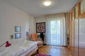 Kinderzimmer mit Zugang zum Balkon - 