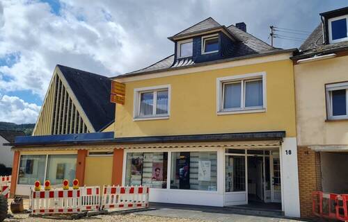 Vorderansicht - Charmantes Wohn- und Geschäftshaus mit großem Garten. L - Echternach nur 5min!