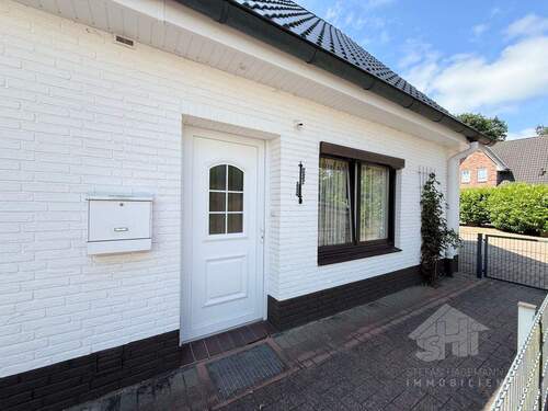 Hauseingang - 1 Zimmer Etagenwohnung in Norderstedt