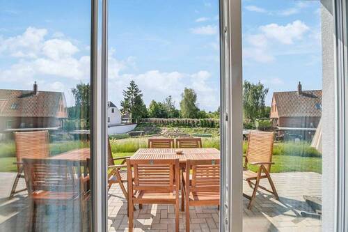 Blick auf die Terrasse Whg. rechts EG - 