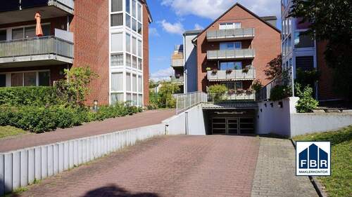 Zufahrt Tiefgarage - 3 Zimmer Etagenwohnung zum Kaufen in Schwerin