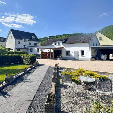 Bild 1 - Topp saniertes Wohnhaus 2 - 3 Wohnungen + Nebengebäude + Werkstatt