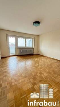 Wohnzimmer - Traumhafte 3-ZKB mit toller Aussicht in Haunstetten