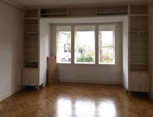 Schauvitrinen im Wohnzimmer - Mehrfamilienhaus, Wohnhaus mit 230,00 m&sup2; in Hannover zum Kaufen