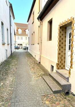 Hauseingang mit Blick zum Markt - 