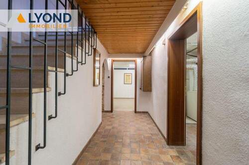 LYD 4954 - Altbau Flur EG - 