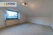 LYD 4954 - Altbau Schlafzimmer - 