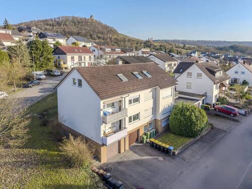 Drohnenansicht - Mehrfamilienhaus mit 4 Garagen in gefragter Lage!