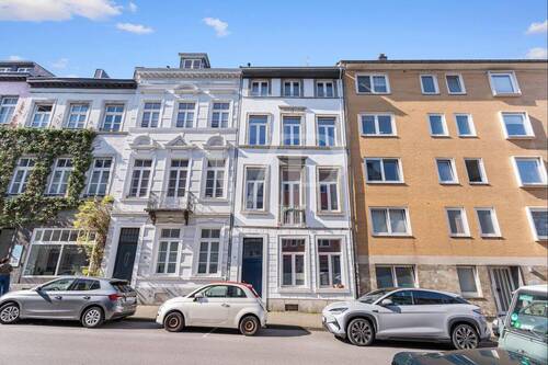 Titelbild - Denkmalgeschütztes Mehrfamilienhaus mit Stil in gefragter Lage